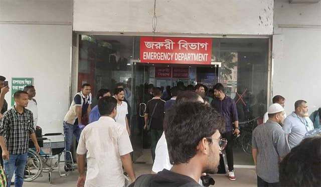 উত্তরায় বিমান বিধ্বস্তে দগ্ধ ২৬, নিখোঁজ পাইলট
