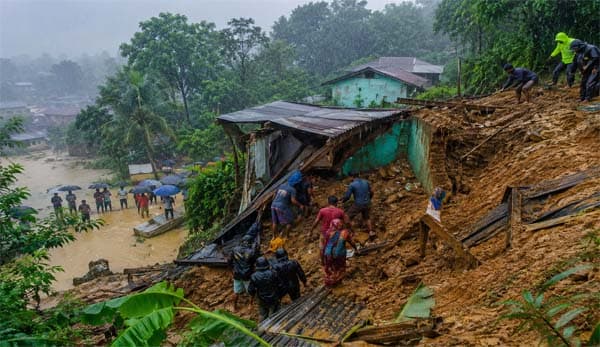 টানা বৃষ্টিতে রাঙ্গুনিয়াজুড়ে বন্যা পাহাড় ধস, নারীর মৃত্যু