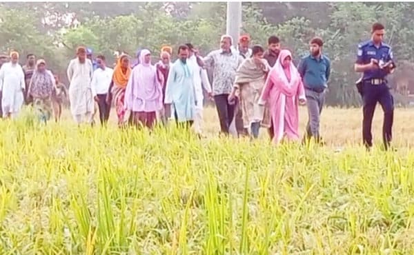 পাঁচবিবিতে গুচ্ছগ্রামে গিয়ে আশ্রিতদের খোঁজ নিলেন ডিসি