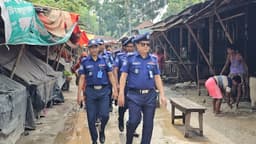 ঈদযাত্রায় নিরাপত্তা জোরদারে দৌলতদিয়া ঘাট পরিদর্শন পুলিশ সুপারের