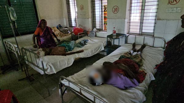 ছেলেকে চড়, প্রতিবাদে গোয়ালন্দে রক্তক্ষয়ী সংঘর্ষ, আহত ৩