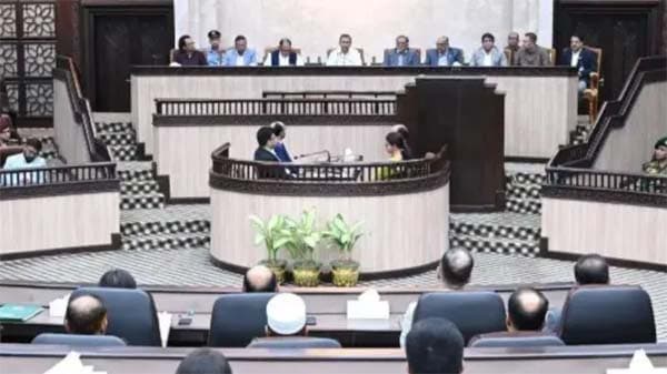 প্রথম মতবিনিময়ে প্রধানমন্ত্রী, রাষ্ট্রের স্বার্থে গোপনীয়তা রক্ষার নির্দেশ