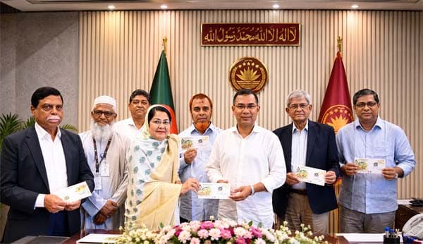 পল্লী উন্নয়নের বার্তা ছড়িয়ে স্মারক ডাকটিকিট উদ্বোধন প্রধানমন্ত্রীর