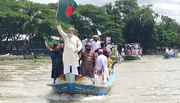 নেছারাবাদে জামায়াতের শতাধিক ট্রলারের নৌবহর 