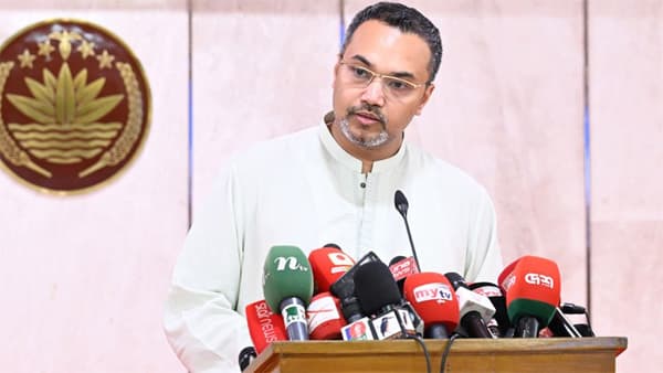 জুলাইয়ে দেশব্যাপী শিক্ষার্থীদের পাটজাত ব্যাগ ও স্কুল ড্রেস বিতরণ শুরু 