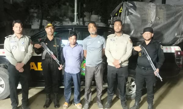 নোয়াখালীতে প্রাইভেটকারে ইয়াবা পাচার, গ্রেপ্তার ২