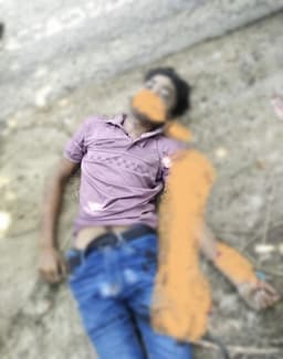 মোটরসাইকেল-ভ্যান সংঘর্ষে প্রাণ গেল এক যুবকের, চালক পলাতক