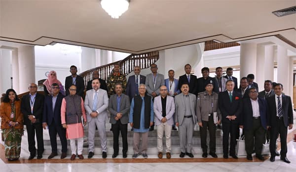 নির্বাচন ও গণভোট সামনে রেখে সাইবার নিরাপত্তা জোরদারে প্রধান উপদেষ্টার নির্দেশ