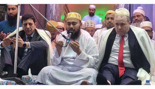 জাতির ভবিষ্যৎ সিদ্ধান্তের সতর্ক আহ্বান ছারছীনার পীর ছাহেবের 