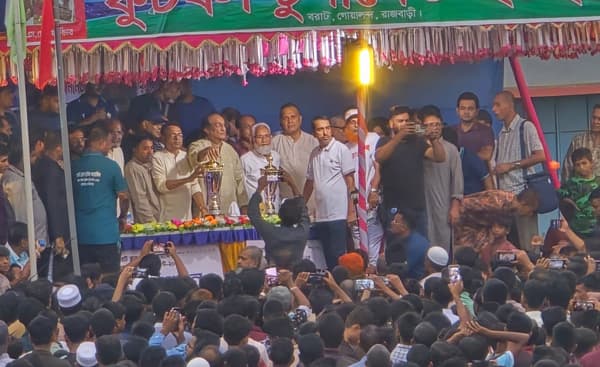 গোয়ালন্দে আন্তঃজেলা ফুটবল টুর্নামেন্টে চ্যাম্পিয়ন ফরিদপুর 