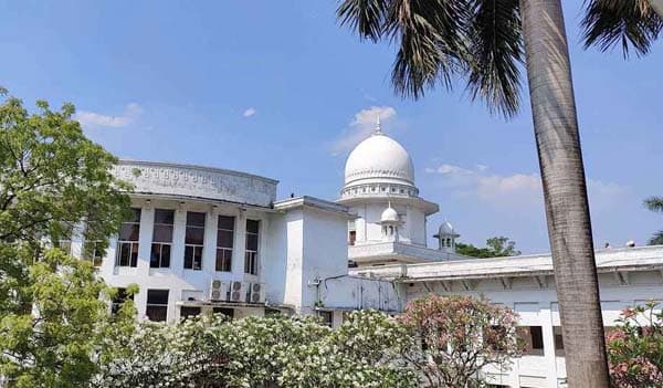 চেম্বার আদালতের আদেশে ডাকসু নির্বাচনে আর বাধা নেই