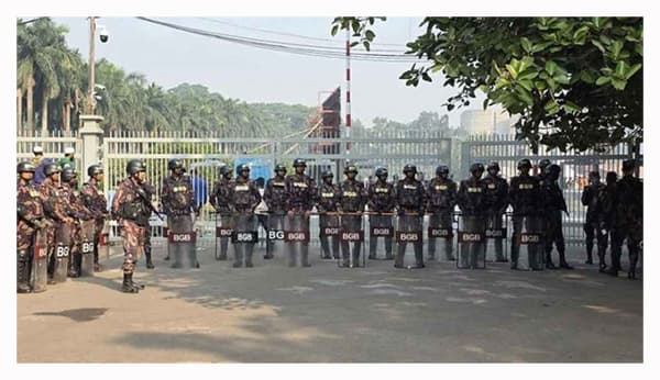 হাদির জানাজা ঘিরে মানিক মিয়া অ্যাভিনিউয়ে ব্যাপক প্রস্তুতি, নিশ্ছিদ্র নিরাপত্তা