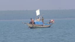 ১৫ জেলে নিয়ে বঙ্গোপসাগরে ট্রলারডুবি
