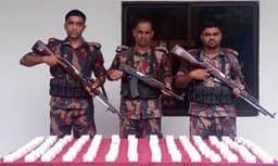 বেনাপোলে যৌন উত্তেজক ট্যাবলেটের বিশাল চালান জব্দ