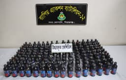 সিরাজগঞ্জে ১৬৫ বোতল ফেন্সিডিলসহ মাদক ব্যবসায়ী গ্রেফতার