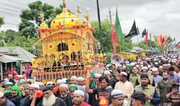 গোয়ালন্দে তাজিয়া মিছিলে হাজারো ভক্তের ঢল