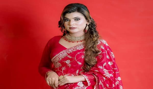 ফেসবুকে অপপ্রচারের বিরুদ্ধে থানায় জিডি করলেন মডেল জারা