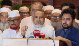 সংসদীয় স্বেচ্ছাচারিতার অভিযোগে সরকারের সমালোচনায় বিরোধী দল