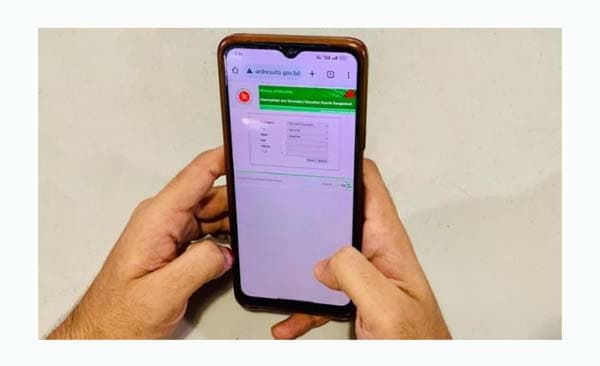 জিপিএ-৫ প্রাপ্তিতে বড় ধস, কমেছে ৭৬ হাজারের বেশি শিক্ষার্থী