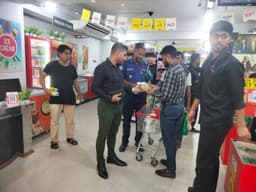 শ্রীমঙ্গলে ভ্রাম্যমাণ আদালতের অভিযান, একাধিক প্রতিষ্ঠানে জরিমানা