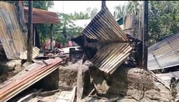 শিমলাপাড়ায় দাউ দাউ আগুনে ঘরবাড়ি ভস্মীভূত