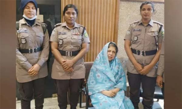 গ্রেপ্তারের পর ডিবি হেফাজতে সাবেক স্পিকার শিরীন শারমিন চৌধুরী