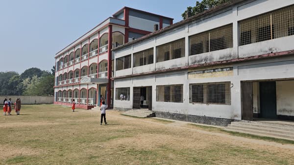 গোয়ালন্দের অধিকাংশ শিক্ষা প্রতিষ্ঠানে নেই শহীদ মিনার