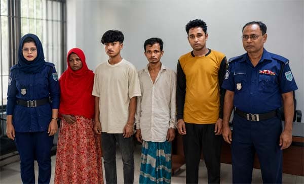 হাকিমপুরে মাদক সেবনের দায়ে নারীসহ চারজনের ছয় মাসের কারাদণ্ড