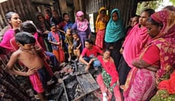 গোয়ালন্দে আশ্রয়ণ প্রকল্পে ভয়াবহ অগ্নিকাণ্ড, ১০ পরিবার নিঃস্ব