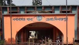 নবাবগঞ্জে ট্রাকের চাকা বিস্ফোরণে ওষুধ কোম্পানির কর্মী নিহত