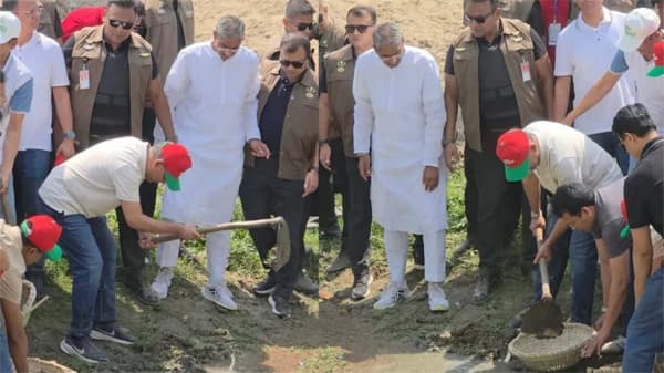 বিএনপি দেশ ও মানুষের উপকারের রাজনীতি করে: প্রধানমন্ত্রী 