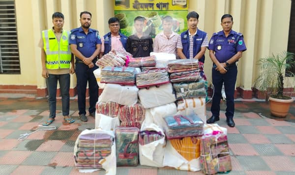 শ্রীমঙ্গলে পরিত্যক্ত ঘর থেকে ৩০০ ভারতীয় শাড়ি জব্দ