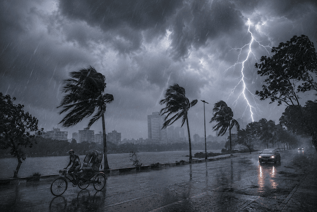 ৬০ কিলোমিটার বেগে ঝড়ের আসছে 