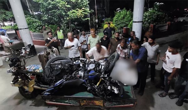 ভাঙ্গায় বাস-মোটরসাইকেল সংঘর্ষে প্রাণ গেল তিন যুবকের