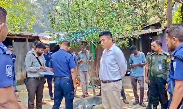 বাড়িতে বসাতো মাদকের আসর, হিলিতে নারীসহ ৫ মাদকসেবীর কারাদন্ড