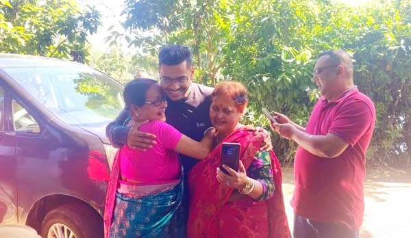 শ্রীমঙ্গলের পৈতৃক বাড়িতে উৎসবে মাতলেন শমিত সোম