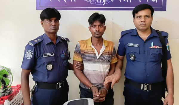 সিরাজগঞ্জে আন্তঃজেলা ডাকাত চক্রের সদস্য আটক, আহত পুলিশ সদস্য