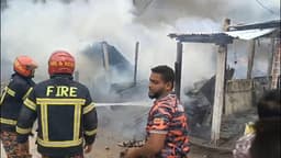 ভূরুঙ্গামারী বাজারে ভয়াবহ আগুনে শতাধিক দোকান পুড়ে ছাই