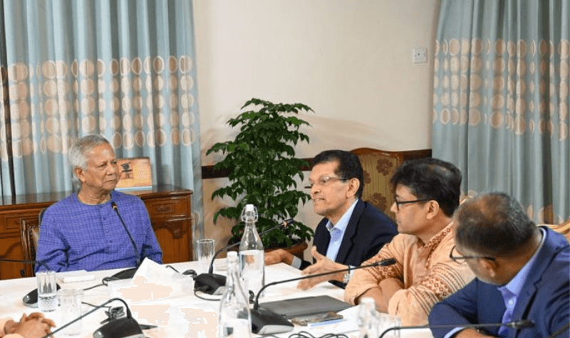মার্কিন শুল্ক বৃদ্ধিতে বাংলাদেশের জরুরি পদক্ষেপ নিয়ে বৈঠকে-প্রধান উপদেষ্টা 