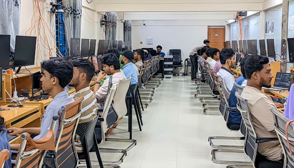এক কম্পিউটার থেকে ৪৩ কোটি টাকার প্রযুক্তি প্রতিষ্ঠান