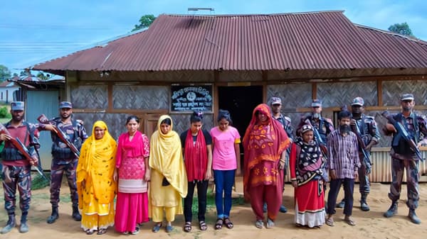 খাগড়াছড়ি সীমান্ত দিয়ে ফের বিএসএফের পুশ ইন, আটক ১৫