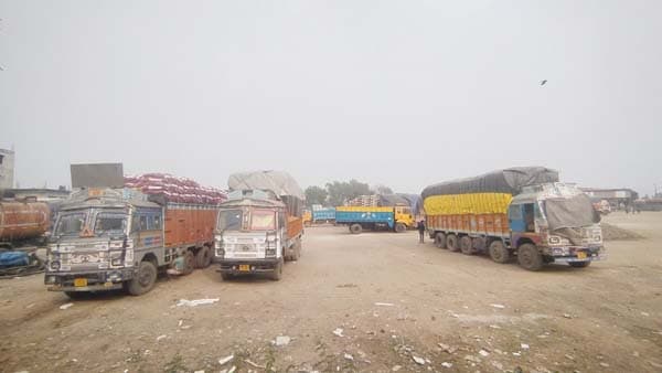 হিলি স্থলবন্দরে আট মাসে ২০৩ কোটি টাকার রাজস্ব ঘাটতি