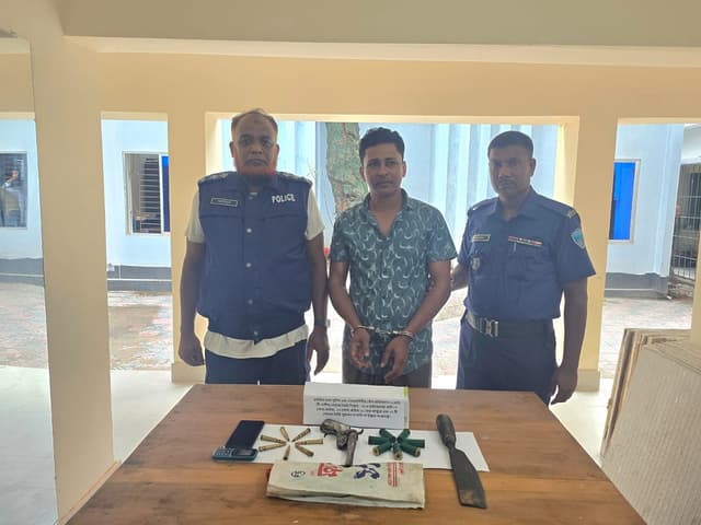 নোয়াখালীতে যৌথবাহিনীর অভিযানে যুবদল সভাপতি গ্রেফতার