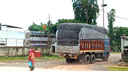 সার্ভার বিপর্যয়ের পর হিলি বন্দরে আমদানি কার্যক্রম শুরু