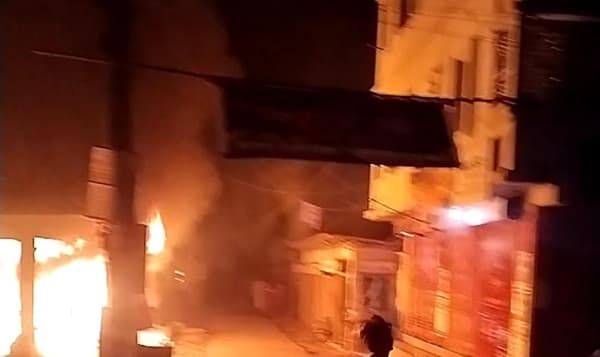 বেগমগঞ্জে শর্ট সার্কিটের আগুনে নয়টি দোকান ভস্মীভূত