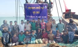 সেন্টমার্টিনে কোস্ট গার্ডের বিশেষ অভিযান, ১৯ জন আটক