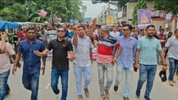 নওগাঁয় যুবদলের বিক্ষোভে সরকারের সমালোচনা