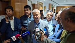 ভারতে বিশ্বকাপ খেলতে না যাওয়ায় অনড় বাংলাদেশ