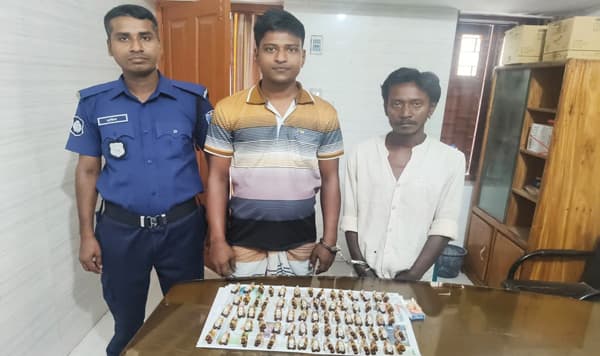 আত্রাইয়ে হেরোইন ও অ্যাম্পুলসহ ২জন মাদক কারবারি গ্রেফতার