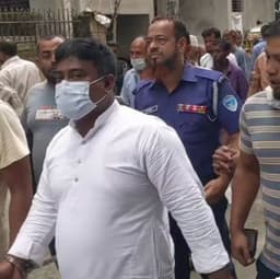 হত্যা মামলায় আদালতে হাজিরা দিতে গিয়ে যুবলীগ নেতা ‘শামিম’ আটক